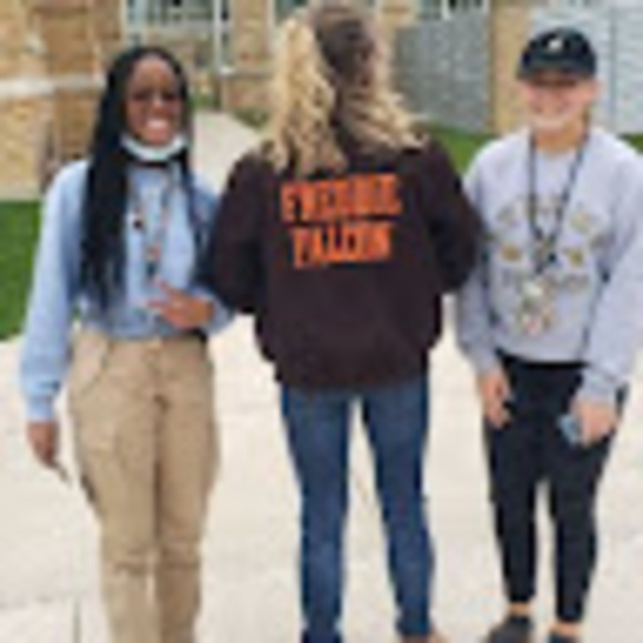 Meet your Posher, Amari - Picture 1 of 1